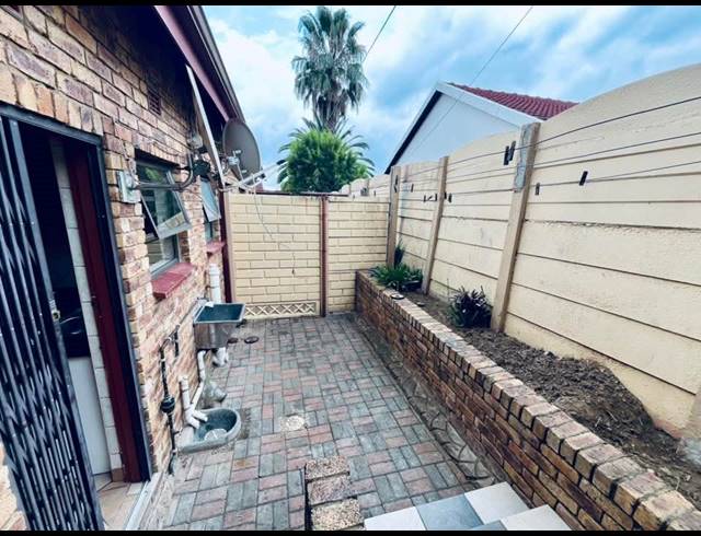 4 BEDROOM FREESTANDING FOR SALE IN BIRCHLEIGH NORTH